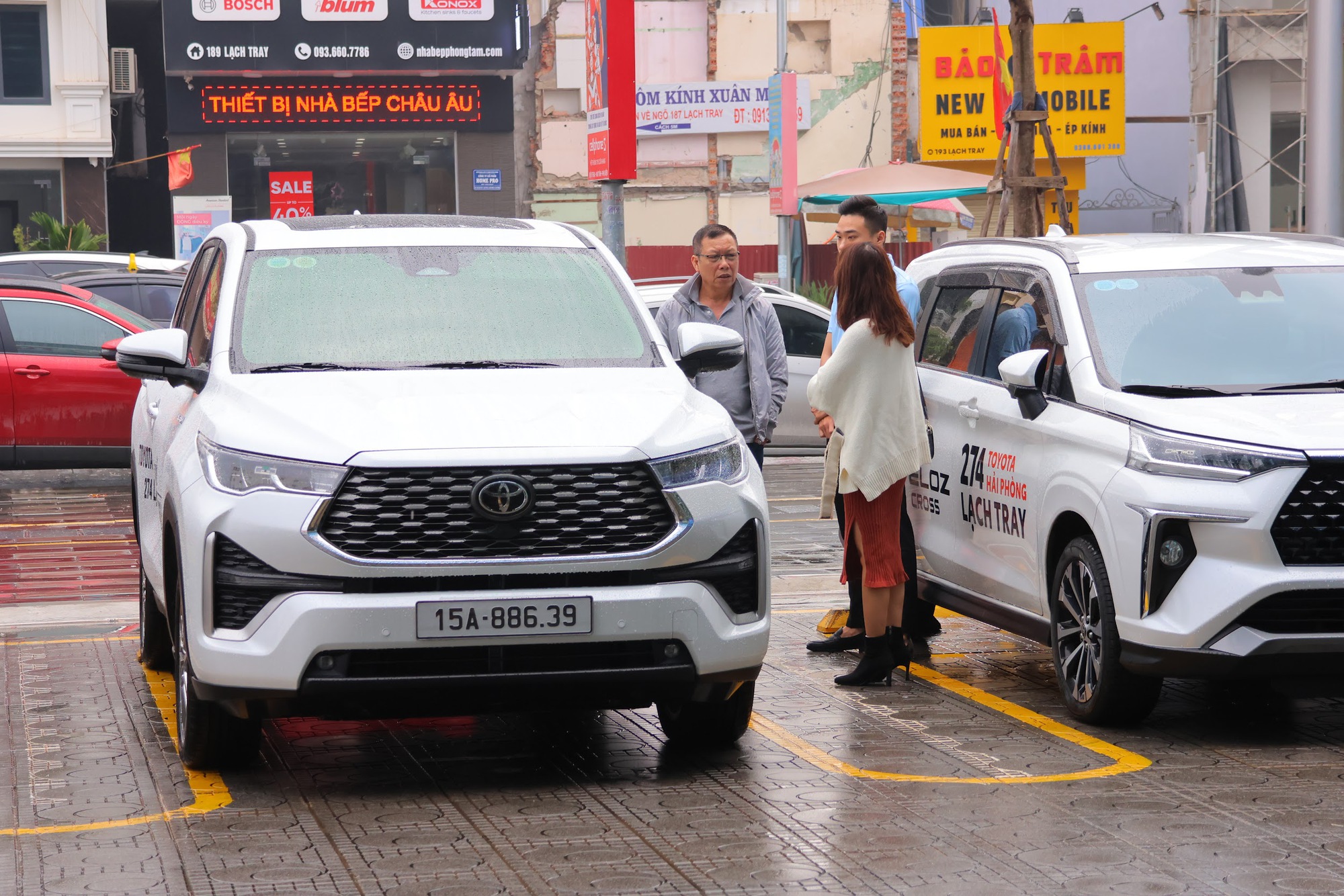 Khách hàng Việt lái thử loạt xe Hybrid của Toyota: ‘Như bước sang một cuộc sống mới’- Ảnh 3.