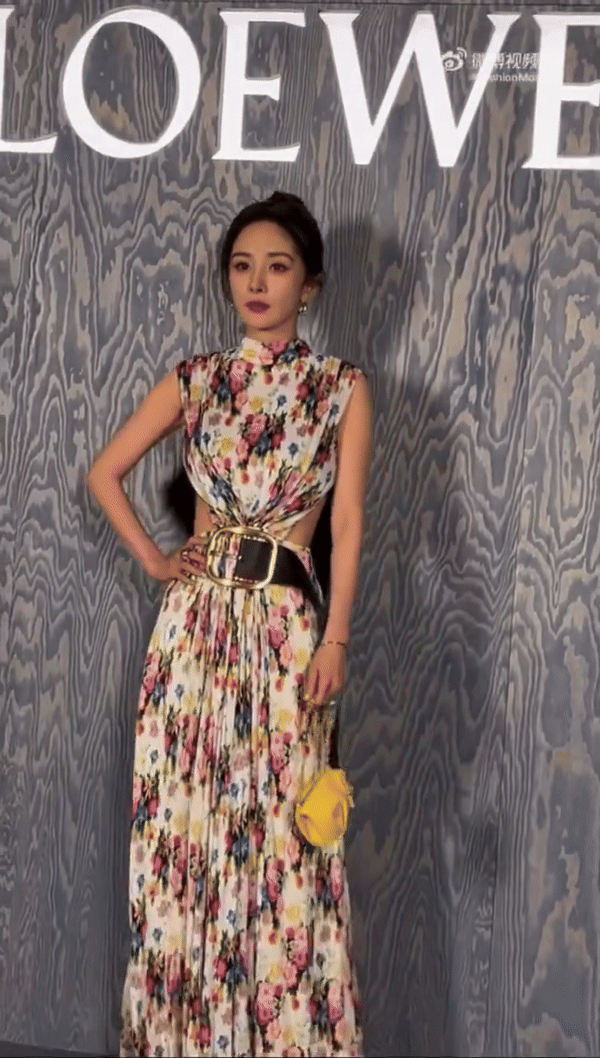 Tóc Tiên rất slay khi chung khung hình với Baifern, Dương Mịch khoe lưng trần quyến rũ tại event LOEWE- Ảnh 7.