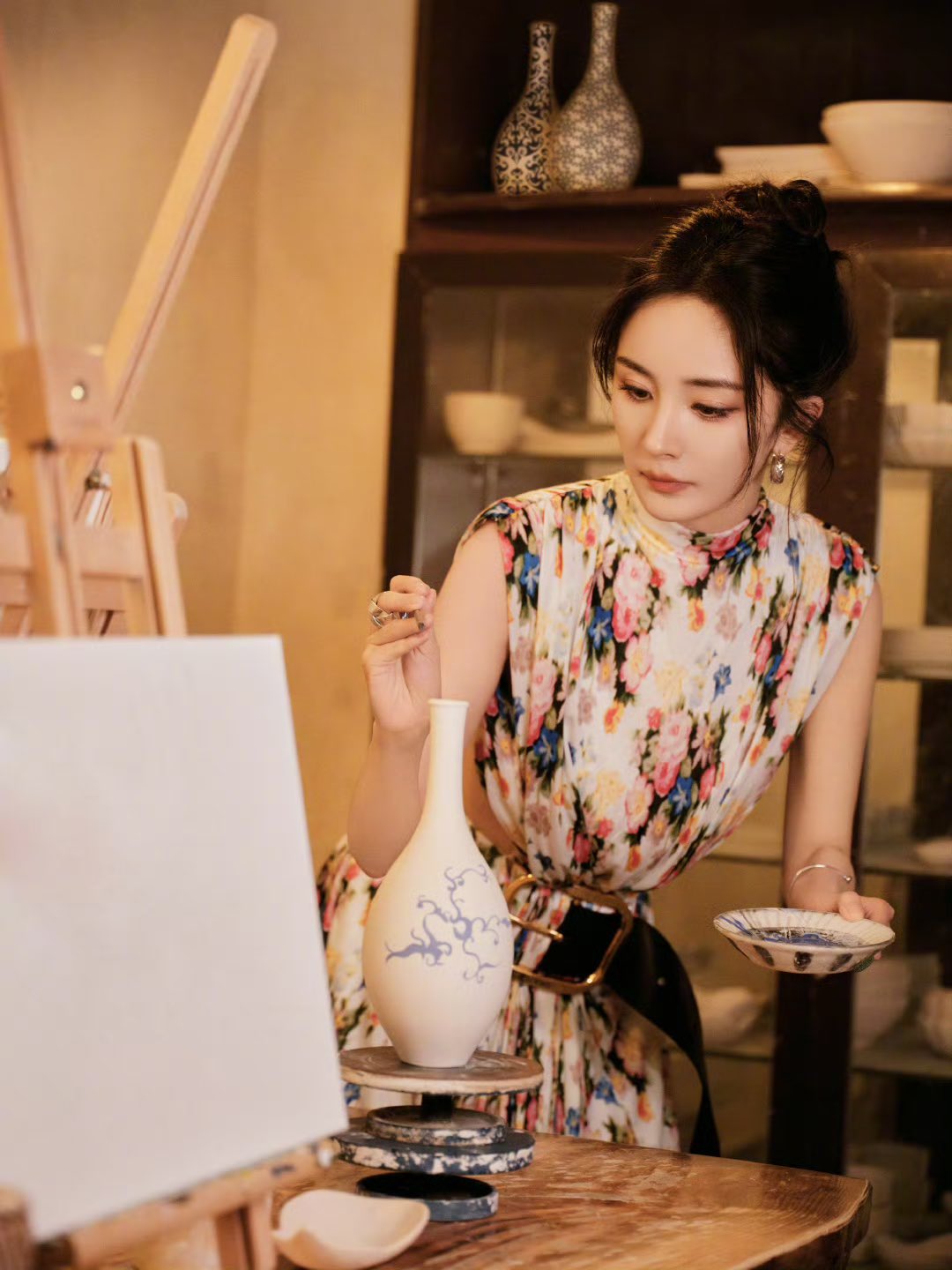 Tóc Tiên rất slay khi chung khung hình với Baifern, Dương Mịch khoe lưng trần quyến rũ tại event LOEWE- Ảnh 6.