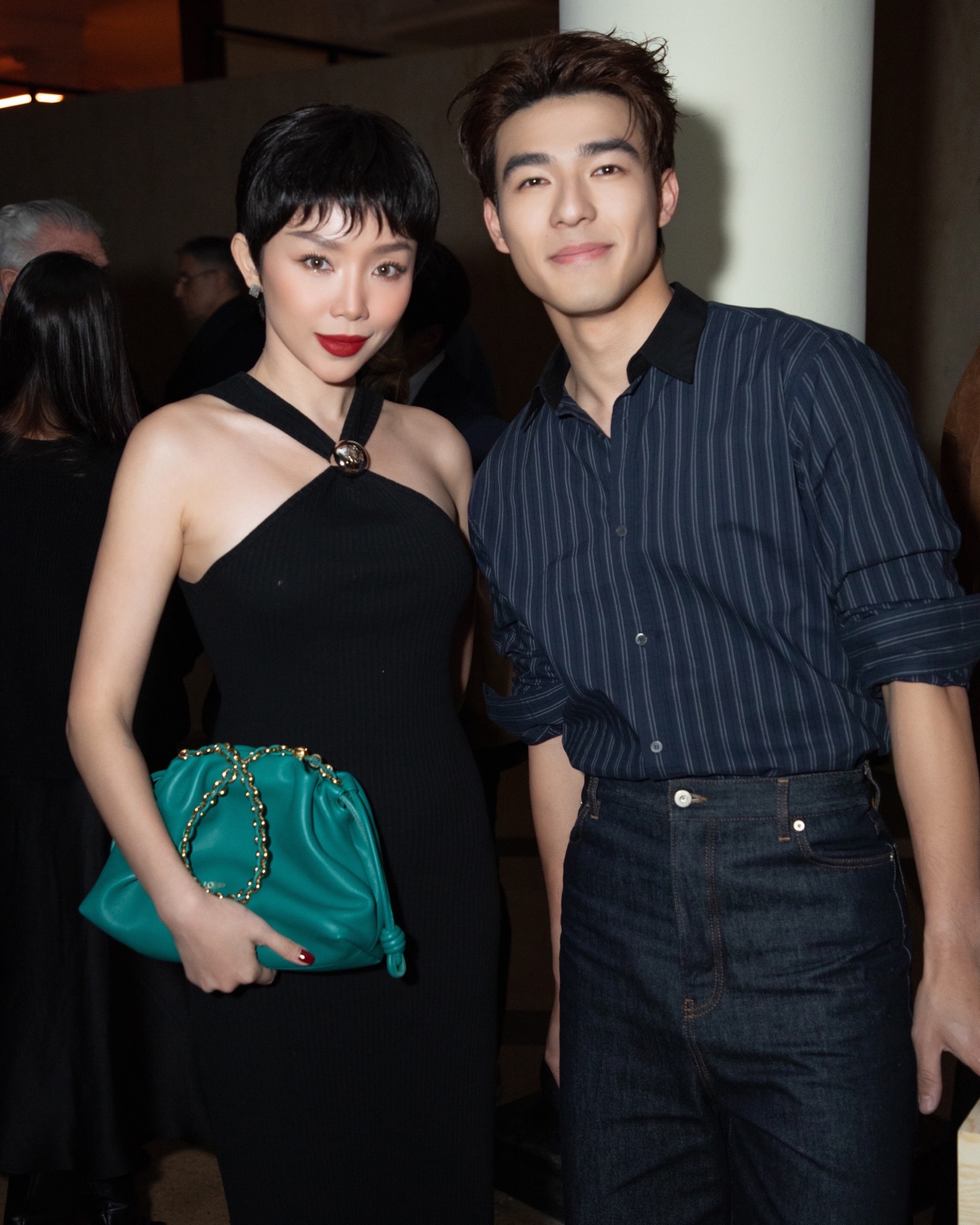Tóc Tiên rất slay khi chung khung hình với Baifern, Dương Mịch khoe lưng trần quyến rũ tại event LOEWE- Ảnh 16.
