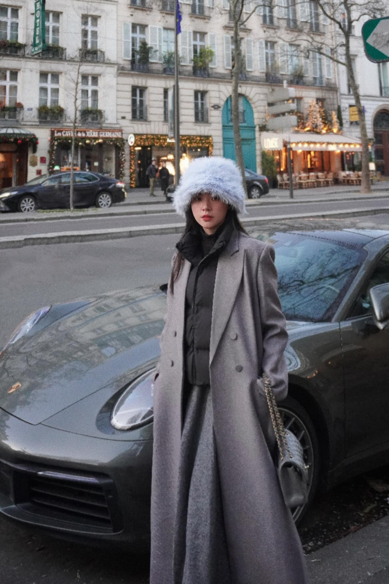 Nữ giảng viên đi xe Porsche xách túi Hermes, cuộc sống sang chảnh tựa “phú bà”: Tình duyên bí ẩn!- Ảnh 14.