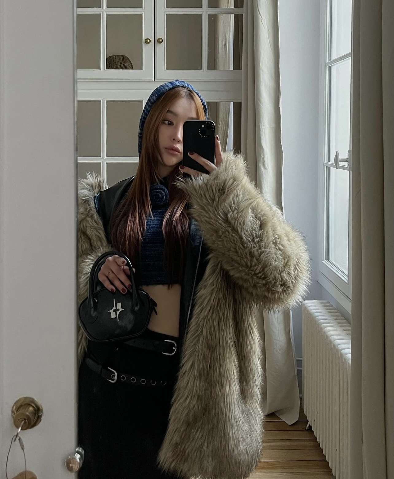 Túi local brand cháy hàng liên tục ở Hàn: Đang xâm chiếm Instagram hội gái xinh, hợp mọi style nhờ phom cool- Ảnh 14.