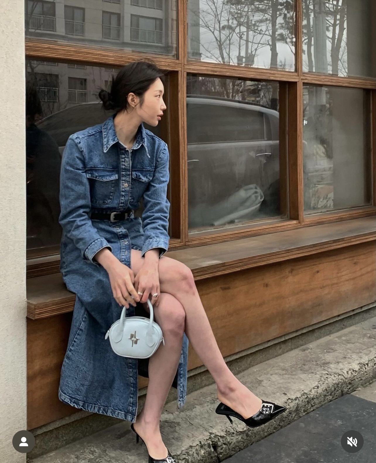 Túi local brand cháy hàng liên tục ở Hàn: Đang xâm chiếm Instagram hội gái xinh, hợp mọi style nhờ phom cool- Ảnh 12.