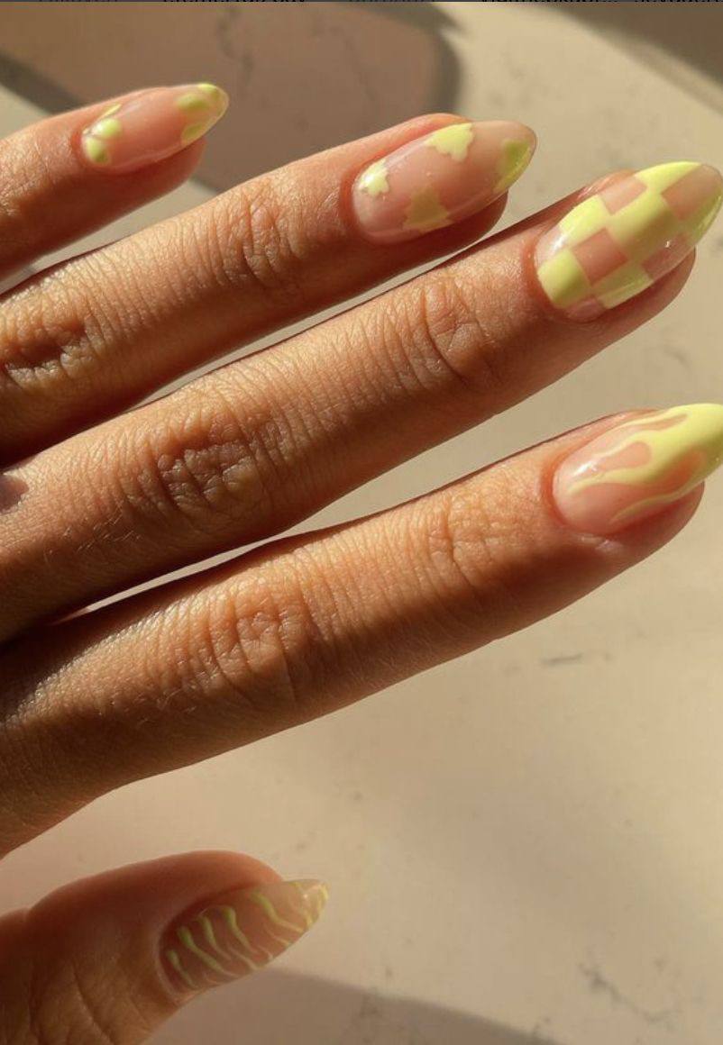 Màu nail hot trend 2024: Vừa được Selena Gomez lăng xê nhiệt tình, lại hợp với mọi tone da- Ảnh 3.
