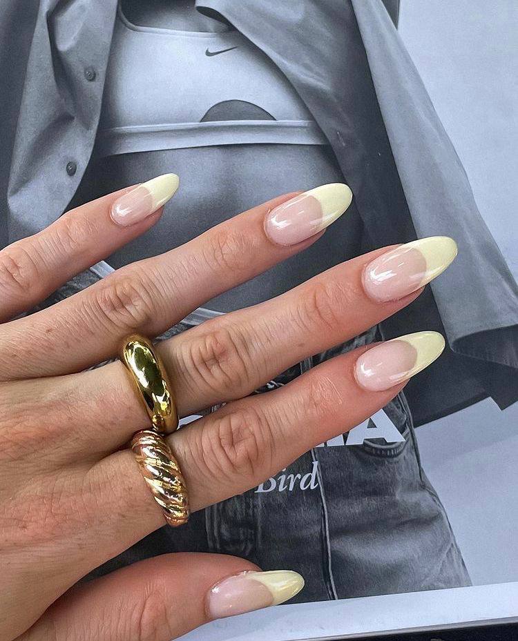Màu nail hot trend 2024: Vừa được Selena Gomez lăng xê nhiệt tình, lại hợp với mọi tone da- Ảnh 7.