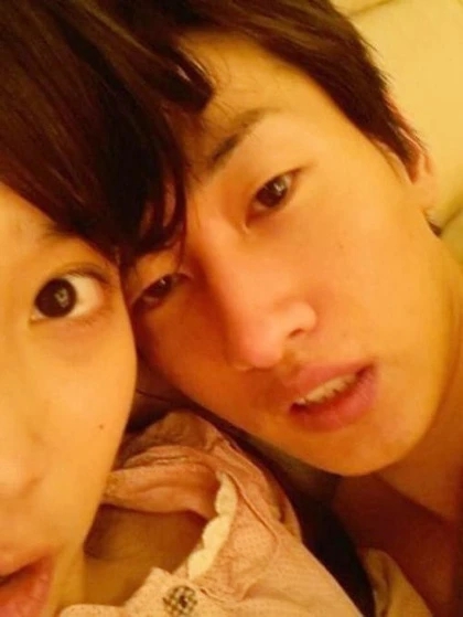 Giữa lúc ảnh thân mật của Kim Sae Ron - Kim Soo Hyun gây bão, netizen bỗng khui lại scandal của IU với Eun Hyuk- Ảnh 2. Giữa lúc ảnh thân mật của Kim Sae Ron - Kim Soo Hyun gây bão, netizen bỗng khui lại scandal của IU với Eun Hyuk- Ảnh 2.