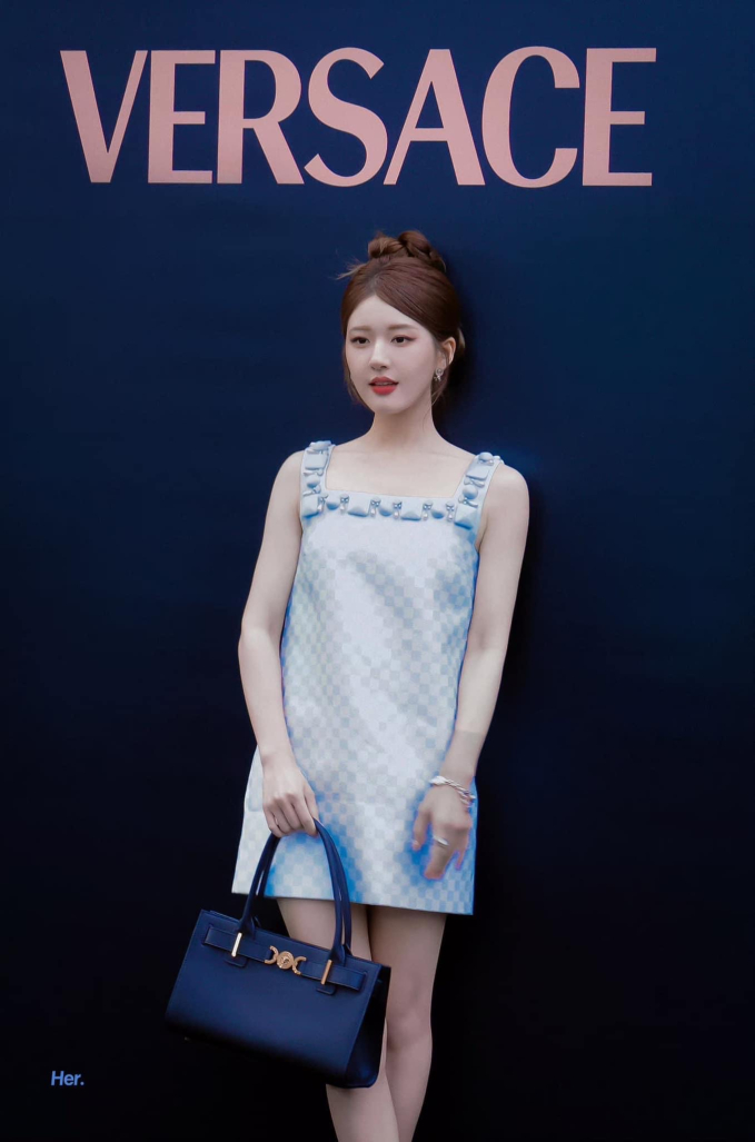 Xinh đẹp, dáng thon nhưng cớ sao Triệu Lộ Tư, Bạch Lộc, Ngu Thư Hân cứ mất điểm khi đi event cao cấp?- Ảnh 7. Xinh đẹp, dáng thon nhưng cớ sao Triệu Lộ Tư, Bạch Lộc, Ngu Thư Hân cứ mất điểm khi đi event cao cấp?- Ảnh 7.