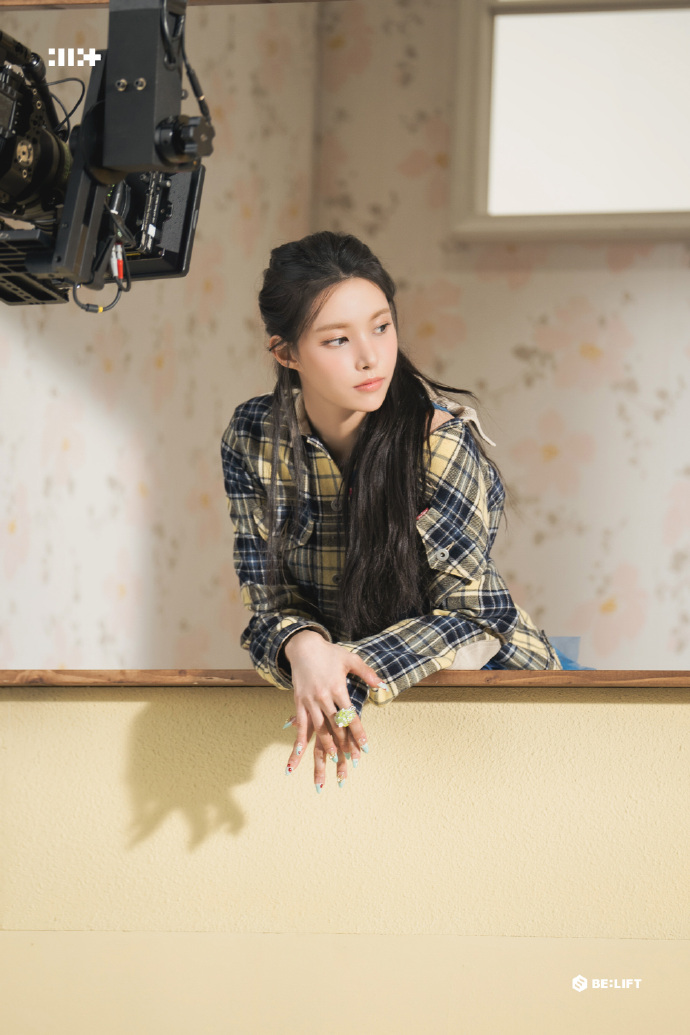 Tân binh K-Pop bỗng hot rần rần trên Weibo vì có ngoại hình giống hoàng hậu trong "Chân Hoàn Truyện"- Ảnh 9.