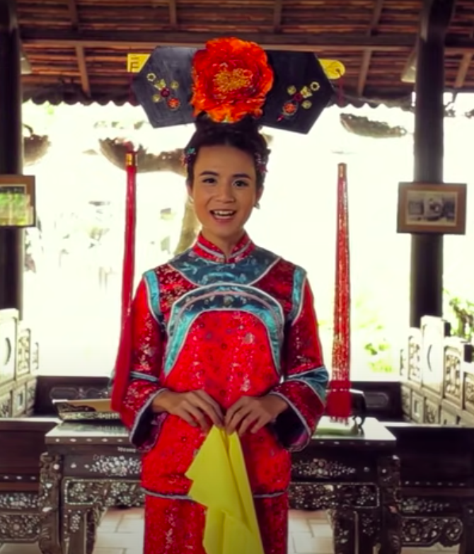 Thành viên chuyên đóng giả con gái trong nhóm hài nổi tiếng gây bất ngờ khi sống ẩn trong núi, từng xuất gia tu tập- Ảnh 2.