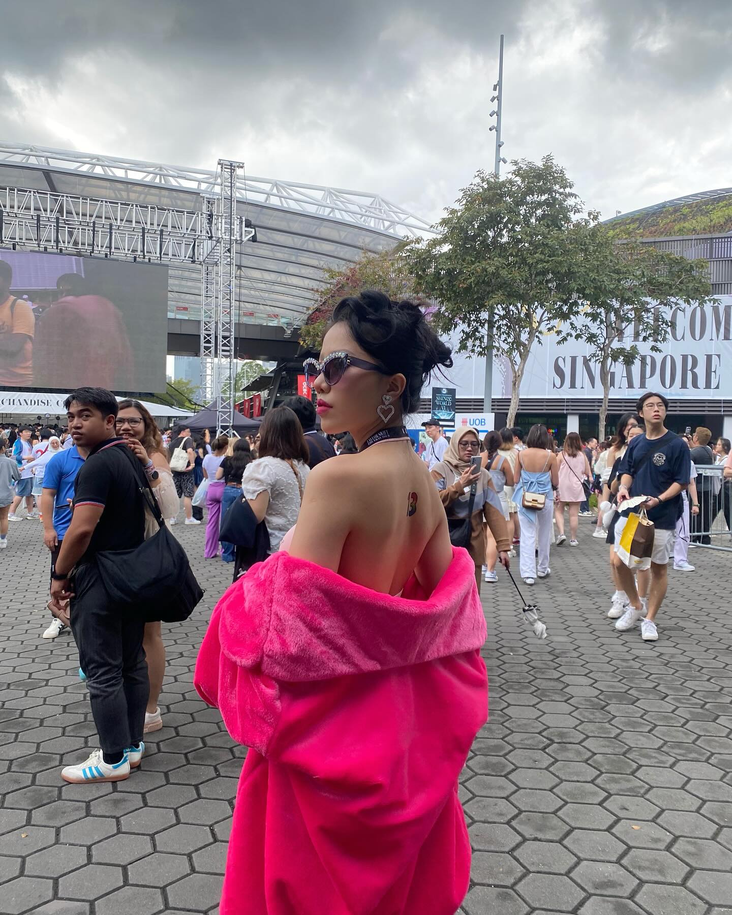 Gái xinh xả ngày ngày đầu cực "cháy" ở concert Taylor Swift: Lên đồ lồng lộn chiếm spotlight, hát 3 tiếng không thấy mệt!- Ảnh 5. Gái xinh xả ngày ngày đầu cực "cháy" ở concert Taylor Swift: Lên đồ lồng lộn chiếm spotlight, hát 3 tiếng không thấy mệt!- Ảnh 5.