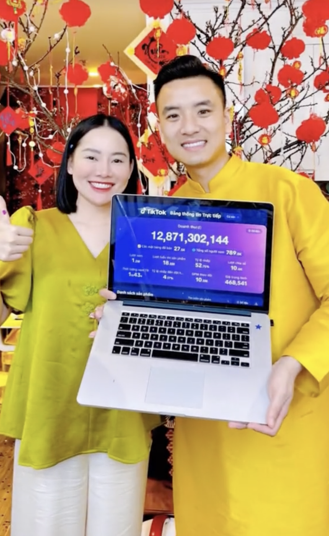 Bỏ túi hàng tỷ đồng sau mỗi phiên livestream, gia đình Quyền Leo giàu cỡ nào?- Ảnh 3.