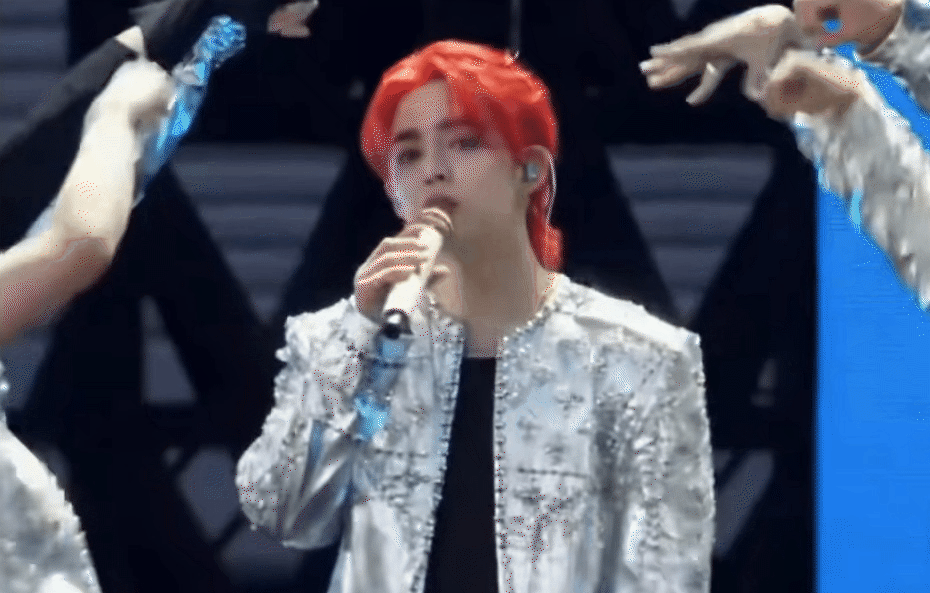 SEVENTEEN tái hợp đủ đội hình: Main vocal “quẩy” sung đến trưởng nhóm chấn thương chân nhảy ra sao?- Ảnh 12.