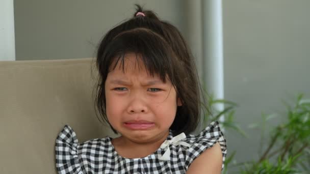 "Kiểm soát áp lực cao": Trẻ tổn thương nặng nề nhưng cha mẹ hớn hở tưởng mình biết dạy con- Ảnh 1.