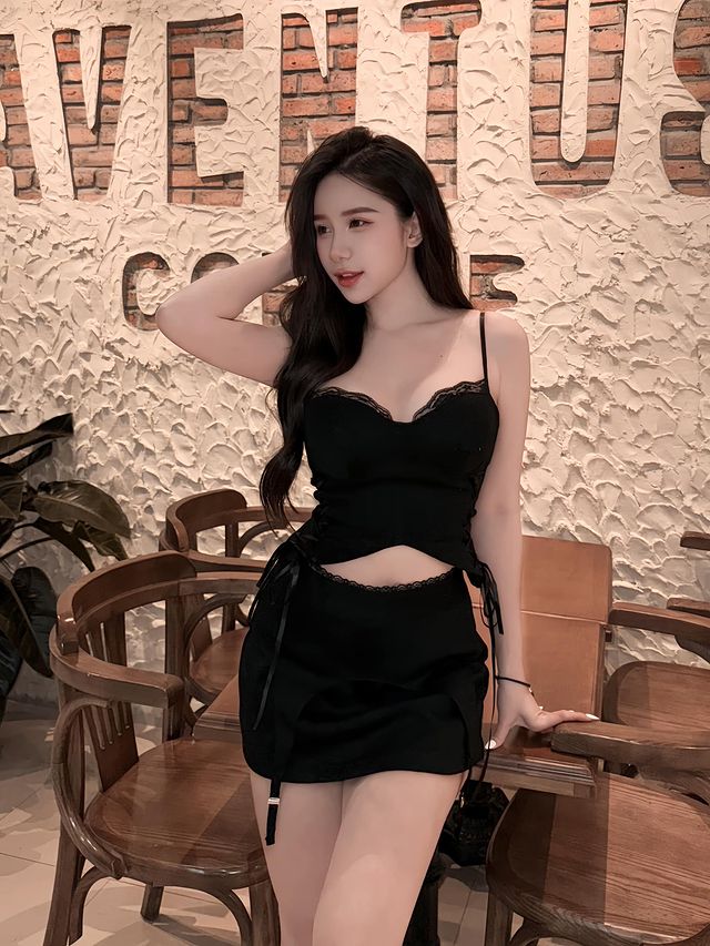 Nhan sắc đời thực nóng bỏng của gái xinh có màn đánh hông điêu luyện bị quay lén lên xu hướng TikTok- Ảnh 6.
