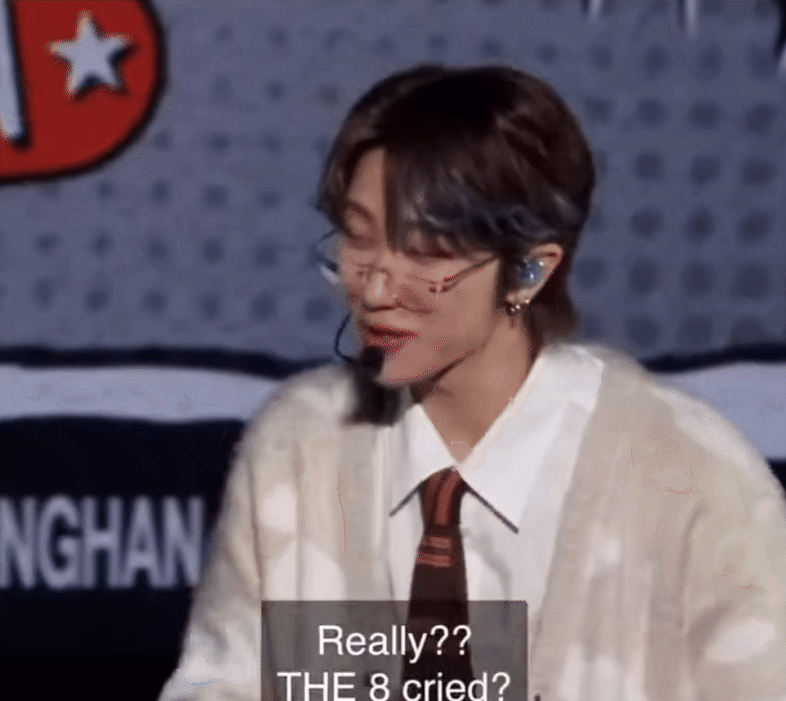 Nam idol bật khóc vì biểu diễn quá mệt, hình ảnh mất sức ngồi thụp trên sân khấu khiến fan xót xa- Ảnh 2.