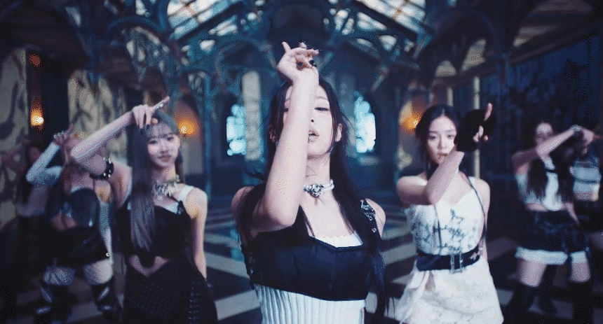BABYMONSTER "tái debut": MV như mashup loạt hit BLACKPINK, bao giờ mới thoát được cái bóng của đàn chị?- Ảnh 3.