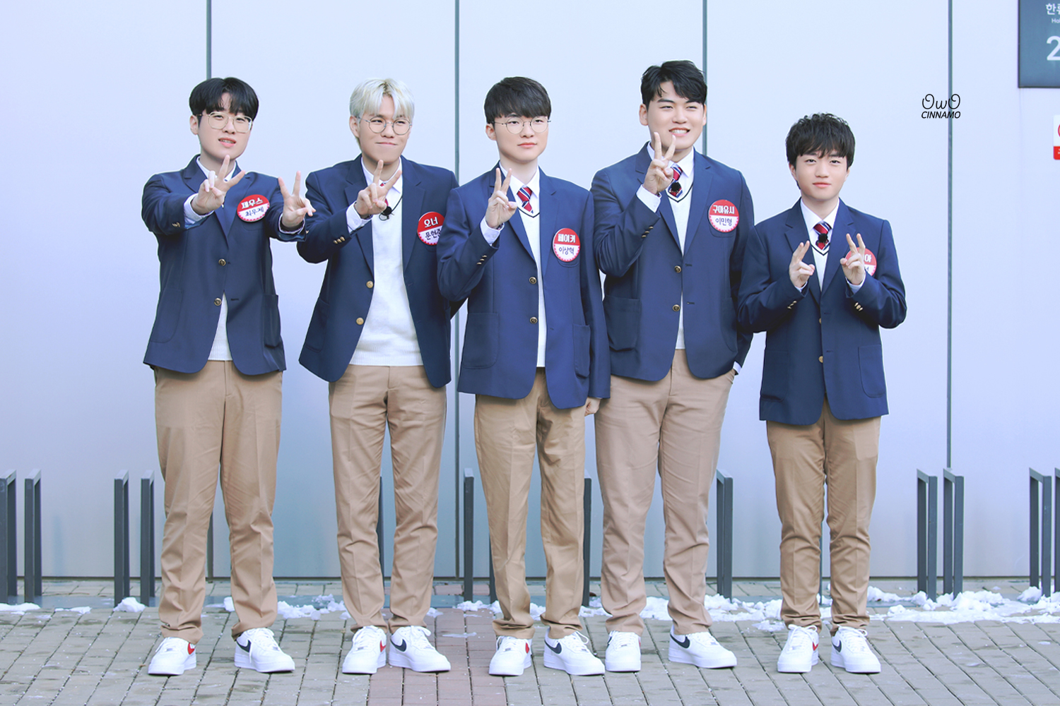 Các thành viên T1 tham dự Knowing Bros mới đây