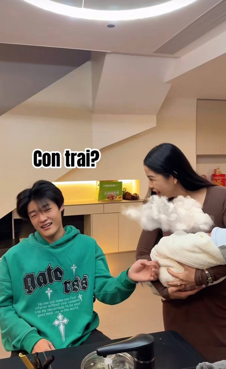 Hằng Du Mục khoe ảnh vào bếp để lộ luôn visual con riêng của chồng, "anh ba" được khen hết lời vì 1 hành động- Ảnh 8.