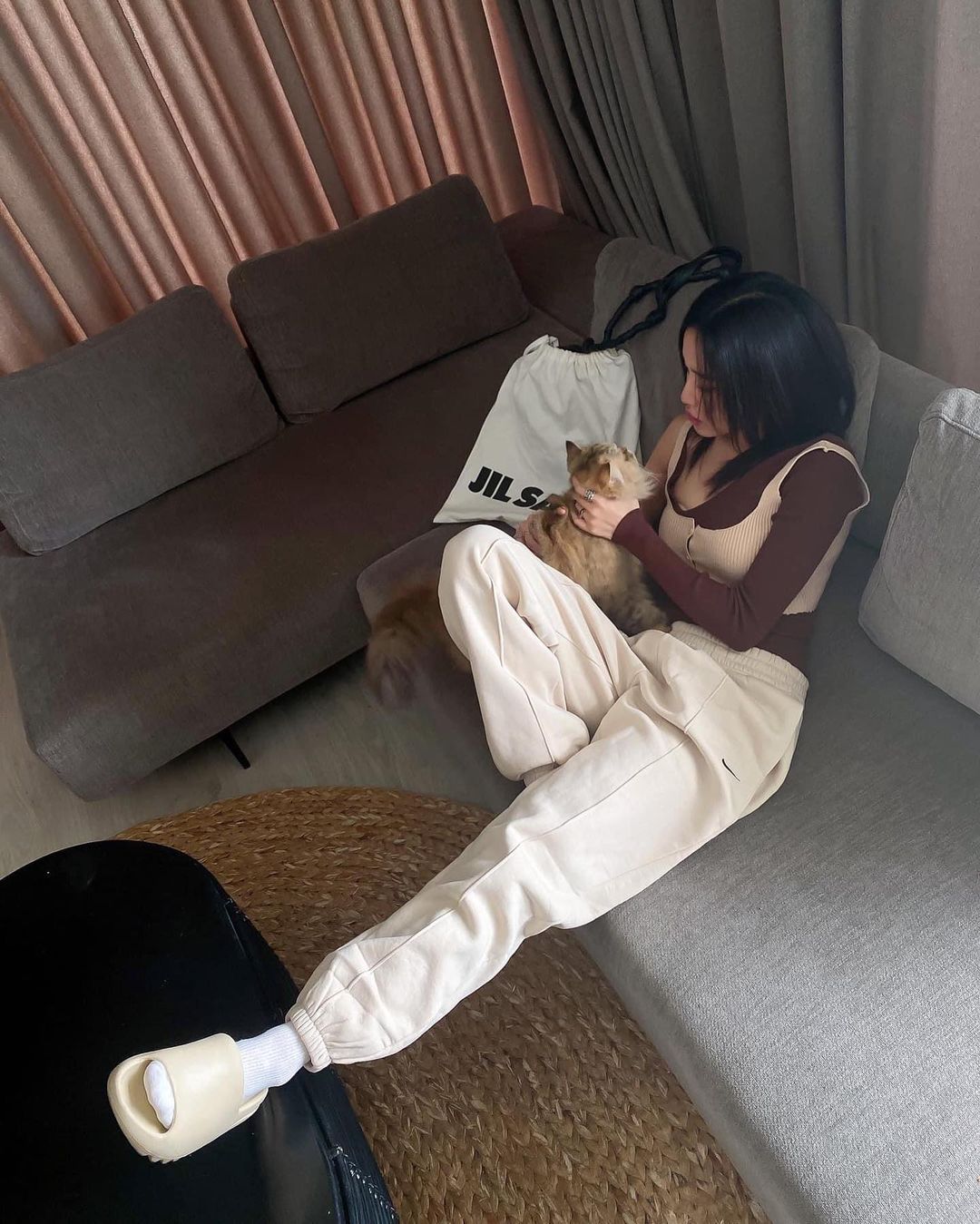 Bích Phương "cưa sừng làm nghé" với style quá cool: Chị em 30+ học theo, kiểu gì cũng trẻ ra ít nhất 5 tuổi- Ảnh 7. Bích Phương "cưa sừng làm nghé" với style quá cool: Chị em 30+ học theo, kiểu gì cũng trẻ ra ít nhất 5 tuổi- Ảnh 7.