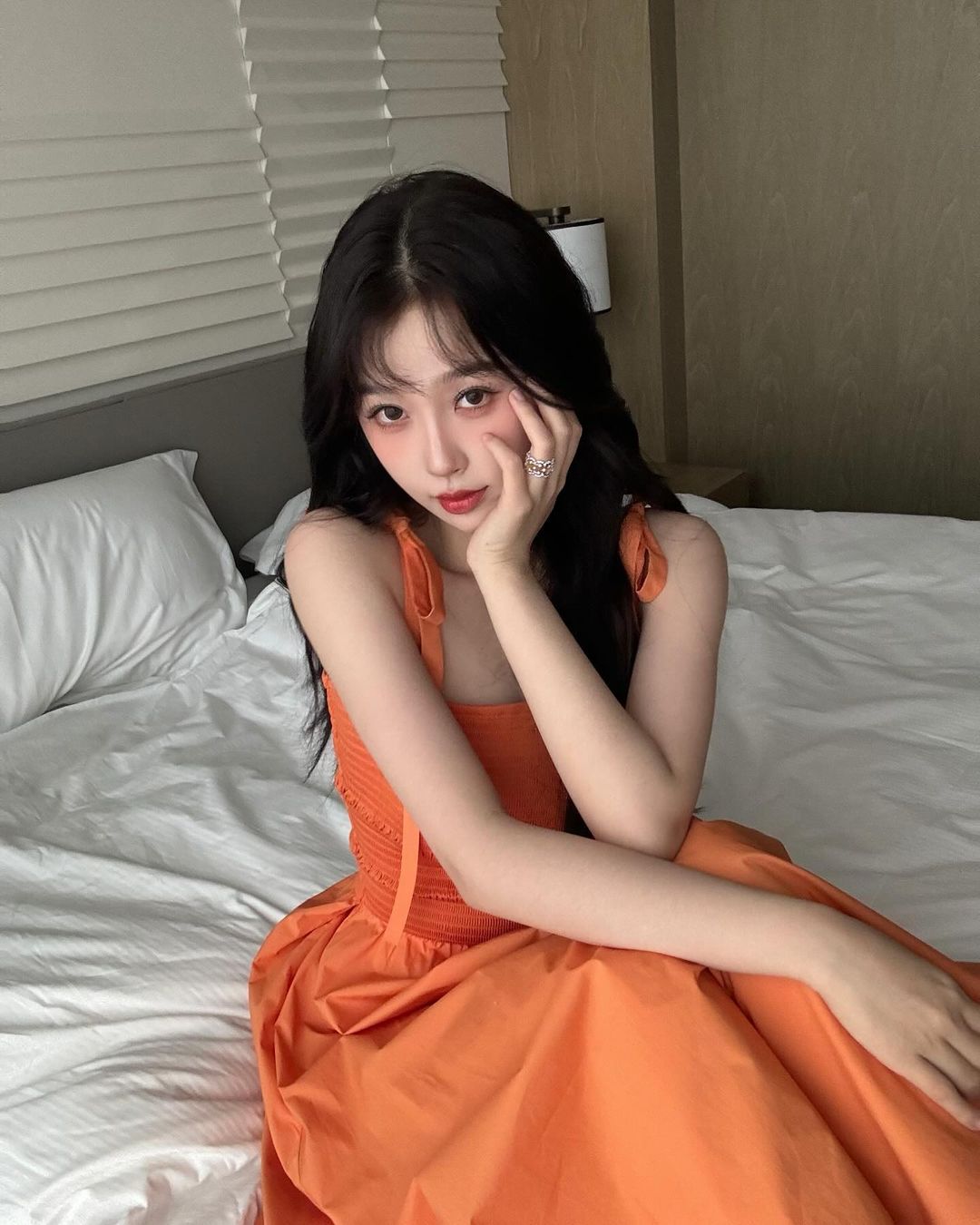 Ngắm 1000 lần không chán style của Ngu Thư Hân: Vibe tiểu thư tràn màn hình, xứng "10 điểm không có nhưng"- Ảnh 12.