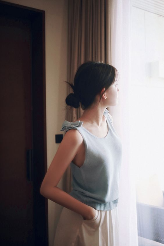 Học búi tóc chuẩn style Hàn Quốc: Tạo góc nghiêng ảo diệu, giúp lên hình siêu xinh- Ảnh 13.