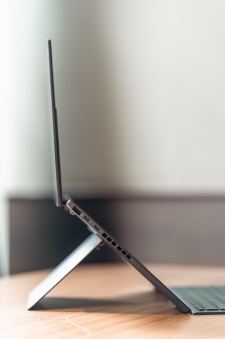 Khám phá chiếc laptop 2 màn hình Lumina OLED chip AI mới - ASUS Zenbook DUO- Ảnh 3. Khám phá chiếc laptop 2 màn hình Lumina OLED chip AI mới - ASUS Zenbook DUO- Ảnh 3.