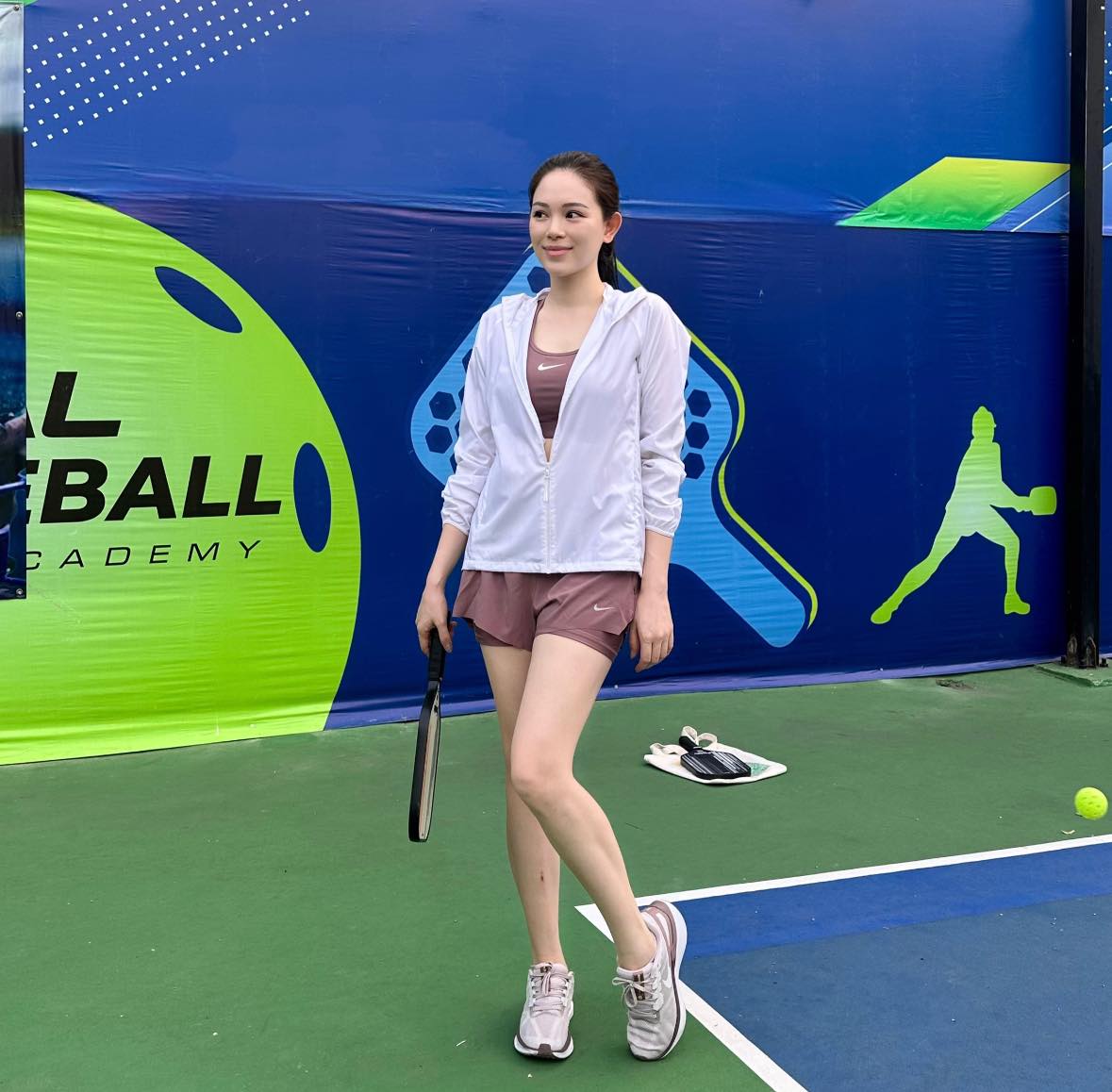 Vừa nhập hội Pickleball, nàng dâu tỷ phú Linh Rin chi "sương sương" gần 7 triệu tiền sắm vợt- Ảnh 2.