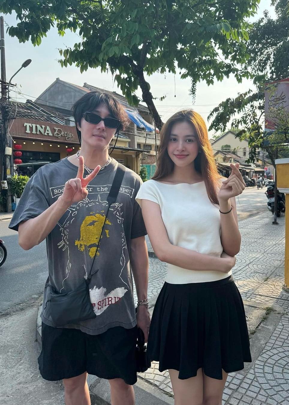 Tiểu Vy gây bão mạng xã hội với khoảnh khắc tình cờ gặp mặt Jung Il Woo, phản ứng của nam tài tử ra sao?- Ảnh 2. Tiểu Vy gây bão mạng xã hội với khoảnh khắc tình cờ gặp mặt Jung Il Woo, phản ứng của nam tài tử ra sao?- Ảnh 2.
