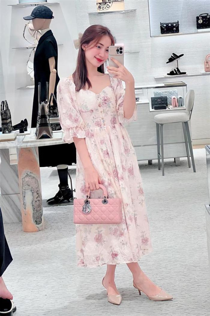 Ngắm 1000 lần không chán tủ đồ hè của Hoà Minzy: Visual và style "gái một con" vẫn cứ đỉnh- Ảnh 6.