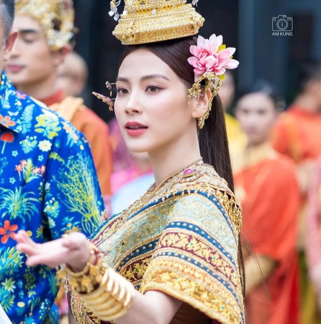 Điểm lại loạt nữ thần Songkran gây bão: Baifern khiến cả khu phố ngẩn ngơ, trùm cuối đang khiến nhiều người hóng nhất- Ảnh 4. Điểm lại loạt nữ thần Songkran gây bão: Baifern khiến cả khu phố ngẩn ngơ, trùm cuối đang khiến nhiều người hóng nhất- Ảnh 4.