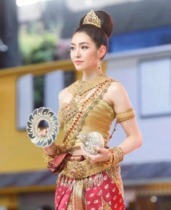 Điểm lại loạt nữ thần Songkran gây bão: Baifern khiến cả khu phố ngẩn ngơ, trùm cuối đang khiến nhiều người hóng nhất- Ảnh 10. Điểm lại loạt nữ thần Songkran gây bão: Baifern khiến cả khu phố ngẩn ngơ, trùm cuối đang khiến nhiều người hóng nhất- Ảnh 10.