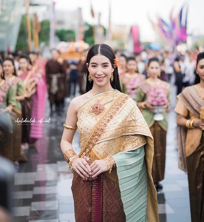 Điểm lại loạt nữ thần Songkran gây bão: Baifern khiến cả khu phố ngẩn ngơ, trùm cuối đang khiến nhiều người hóng nhất- Ảnh 14. Điểm lại loạt nữ thần Songkran gây bão: Baifern khiến cả khu phố ngẩn ngơ, trùm cuối đang khiến nhiều người hóng nhất- Ảnh 14.