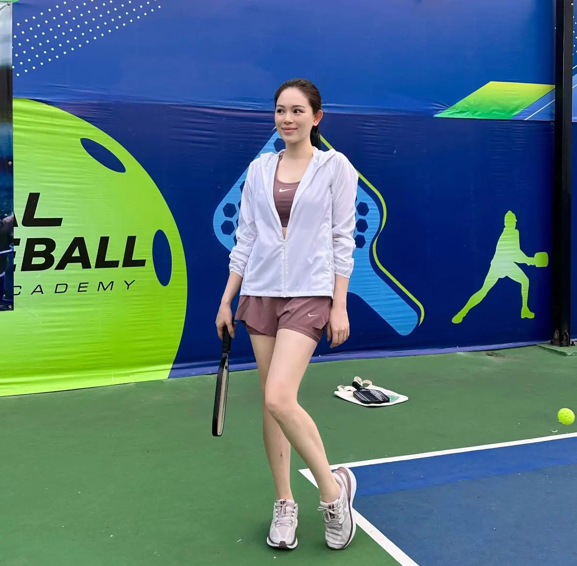 Pickleball - Môn thể thao thời thượng hóa ra "lợi hại" với chị em thế này cơ!- Ảnh 8.