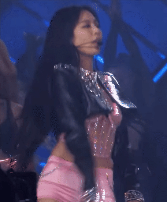 Jennie gây thương nhớ mỗi mùa Coachella: "Phá đảo" với màn khuấy động viral, rap quên thở, kỹ năng xứng danh idol toàn cầu!- Ảnh 6.