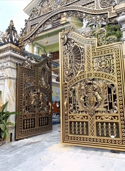 "Làng tỷ phú" ở Nghệ An: Từ đói khổ vươn lên nhờ buôn đồng nát "xuyên quốc gia", giờ đại gia nhiều không đếm xuể- Ảnh 11. "Làng tỷ phú" ở Nghệ An: Từ đói khổ vươn lên nhờ buôn đồng nát "xuyên quốc gia", giờ đại gia nhiều không đếm xuể- Ảnh 11.