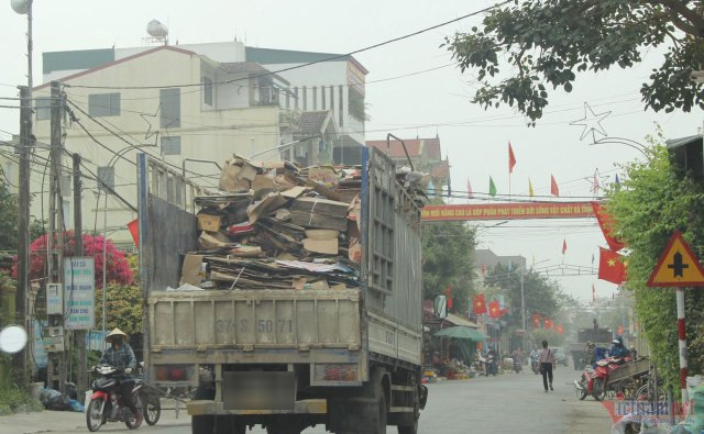 "Làng tỷ phú" ở Nghệ An: Từ đói khổ vươn lên nhờ buôn đồng nát "xuyên quốc gia", giờ đại gia nhiều không đếm xuể- Ảnh 5. "Làng tỷ phú" ở Nghệ An: Từ đói khổ vươn lên nhờ buôn đồng nát "xuyên quốc gia", giờ đại gia nhiều không đếm xuể- Ảnh 5.