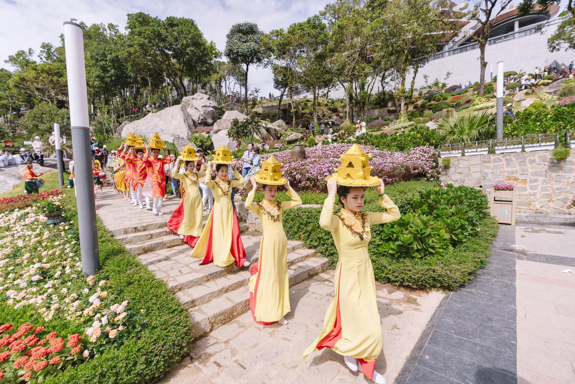 "Độc lạ" văn hóa Khmer được tái hiện sinh động trên núi Bà Đen, Tây Ninh- Ảnh 3. "Độc lạ" văn hóa Khmer được tái hiện sinh động trên núi Bà Đen, Tây Ninh- Ảnh 3.