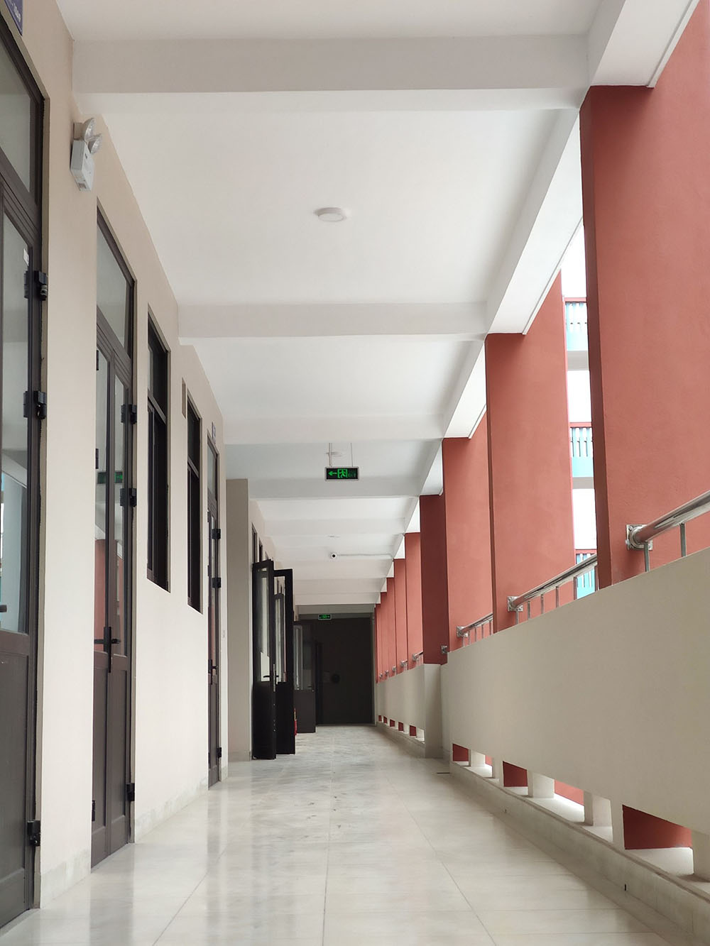 Điểm danh các trường THPT công lập ở quận đông dân nhất Hà Nội: Năm ngoái điểm chuẩn đầu vào thấp nhất là 37,25- Ảnh 7.