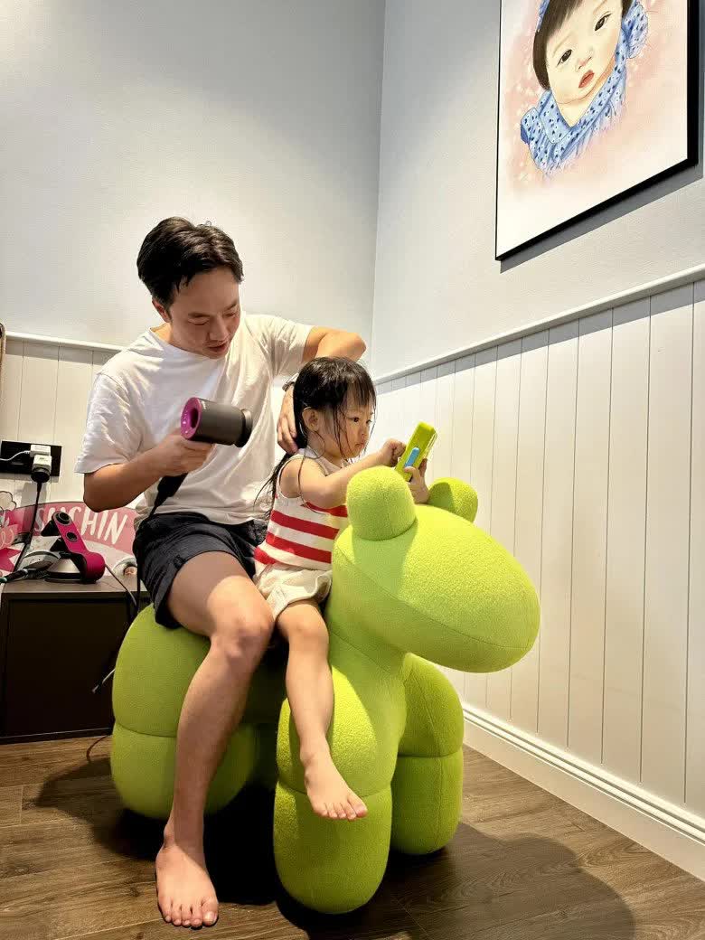 Tiểu thư hào môn Vbiz sinh ra ở vạch đích, học mẫu giáo đã được đưa đón bằng xe siêu sang- Ảnh 8. Tiểu thư hào môn Vbiz sinh ra ở vạch đích, học mẫu giáo đã được đưa đón bằng xe siêu sang- Ảnh 8.