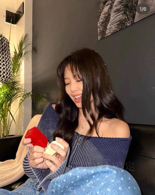 Liên tục cho Ahyeon mặc đồ giống đàn chị, phải chăng YG đang nghiêm túc biến tân binh thành "Jennie thứ 2"?- Ảnh 9.