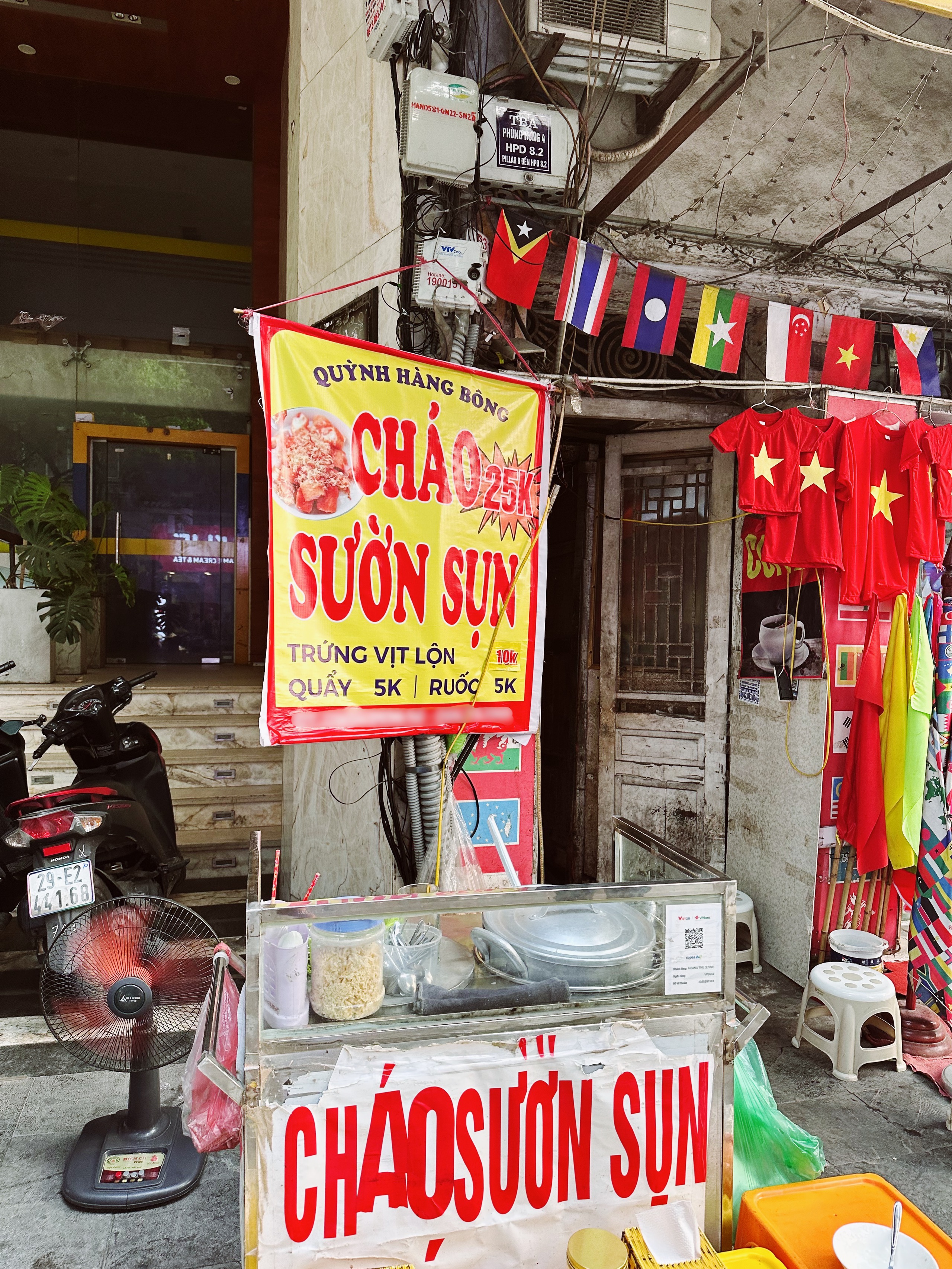 Chủ quán “cháo sườn 9.0 IELTS” lên tiếng khi bị chê đắt đỏ: “Bát ăn thử giá 20.000 đồng tôi thấy hợp lý”- Ảnh 7. Chủ quán “cháo sườn 9.0 IELTS” lên tiếng khi bị chê đắt đỏ: “Bát ăn thử giá 20.000 đồng tôi thấy hợp lý”- Ảnh 7.