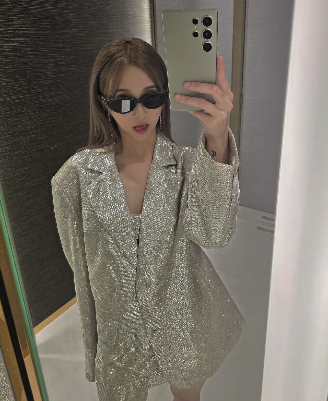 Bạn gái tin đồn của nam thần Thái Lan Bright có visual baby như búp bê nhưng style lại đối lập hoàn toàn- Ảnh 12.