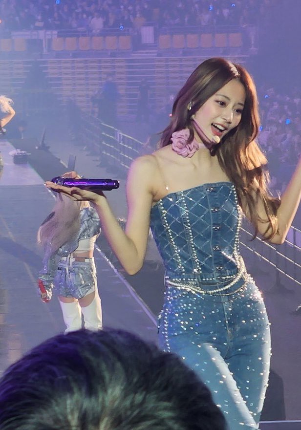 Sự thật đằng sau bức ảnh khoe body gây sốt của Tzuyu là gì?- Ảnh 6. Sự thật đằng sau bức ảnh khoe body gây sốt của Tzuyu là gì?- Ảnh 6.