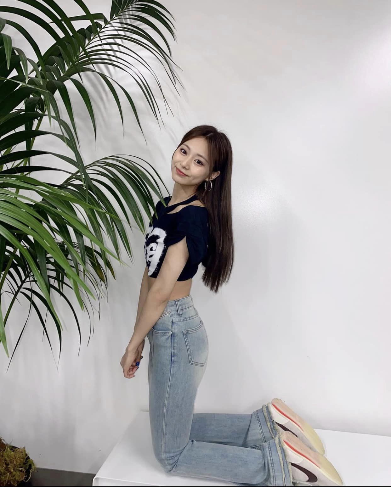 Sự thật đằng sau bức ảnh khoe body gây sốt của Tzuyu là gì?- Ảnh 8. Sự thật đằng sau bức ảnh khoe body gây sốt của Tzuyu là gì?- Ảnh 8.