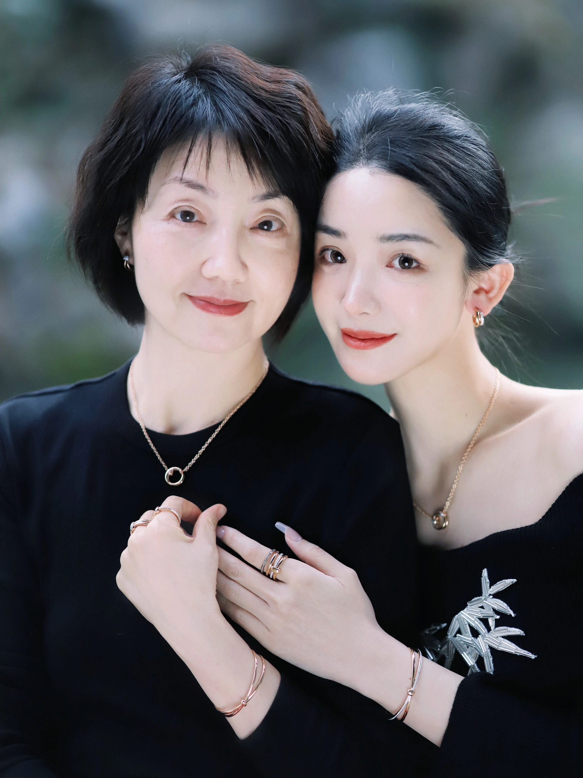 Khoe ảnh chụp với mẹ ruột, "phú bà" Đào Hỷ Nhi khiến cư dân mạng hiểu phong thái "giàu ba đời" là gì!- Ảnh 3.