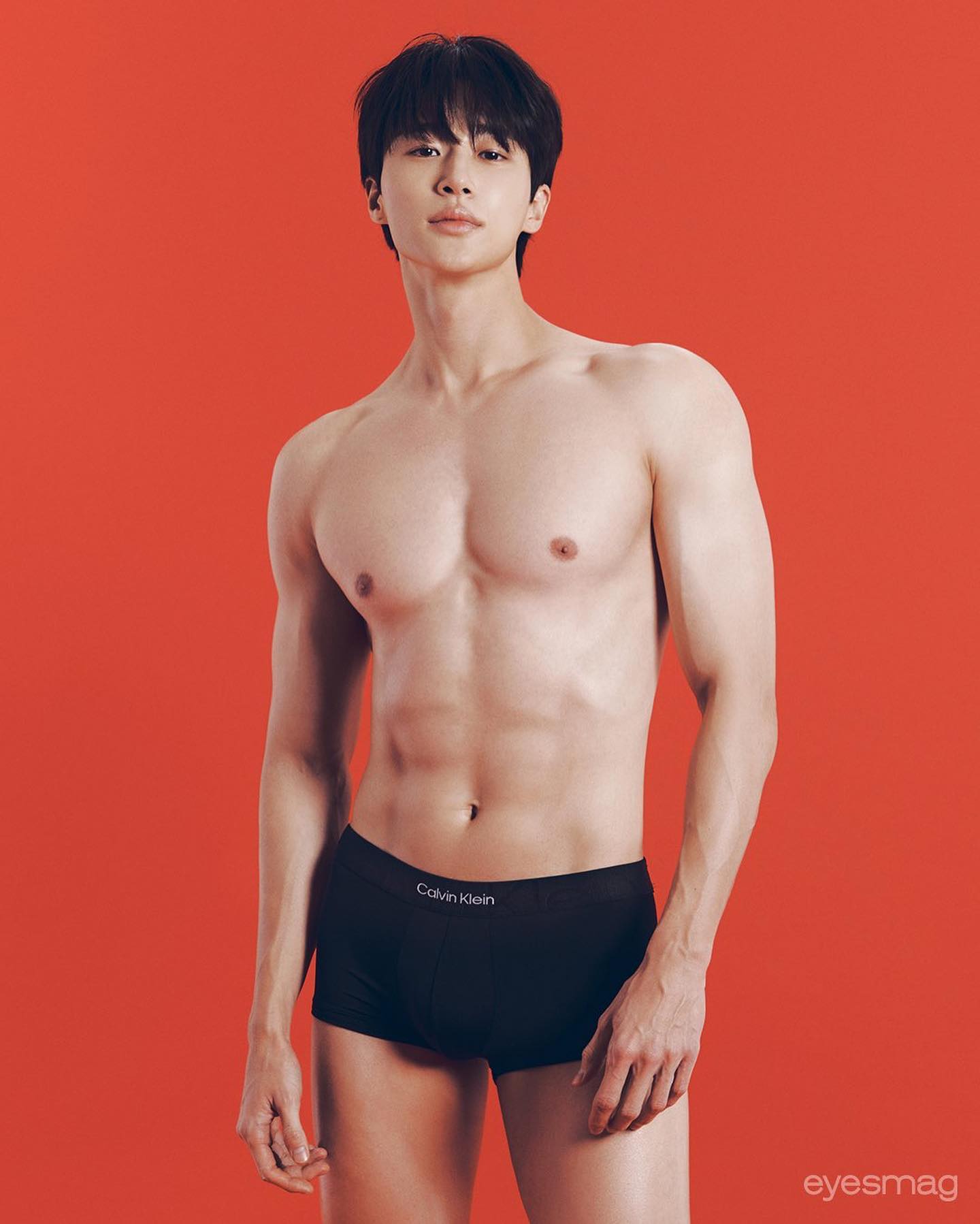 Nam chính ngôn tình đang gây sốt toàn cầu: Visual tượng tạc chưa “khét" bằng body, style đơn giản nhưng đậm chất "bạn trai"- Ảnh 9.