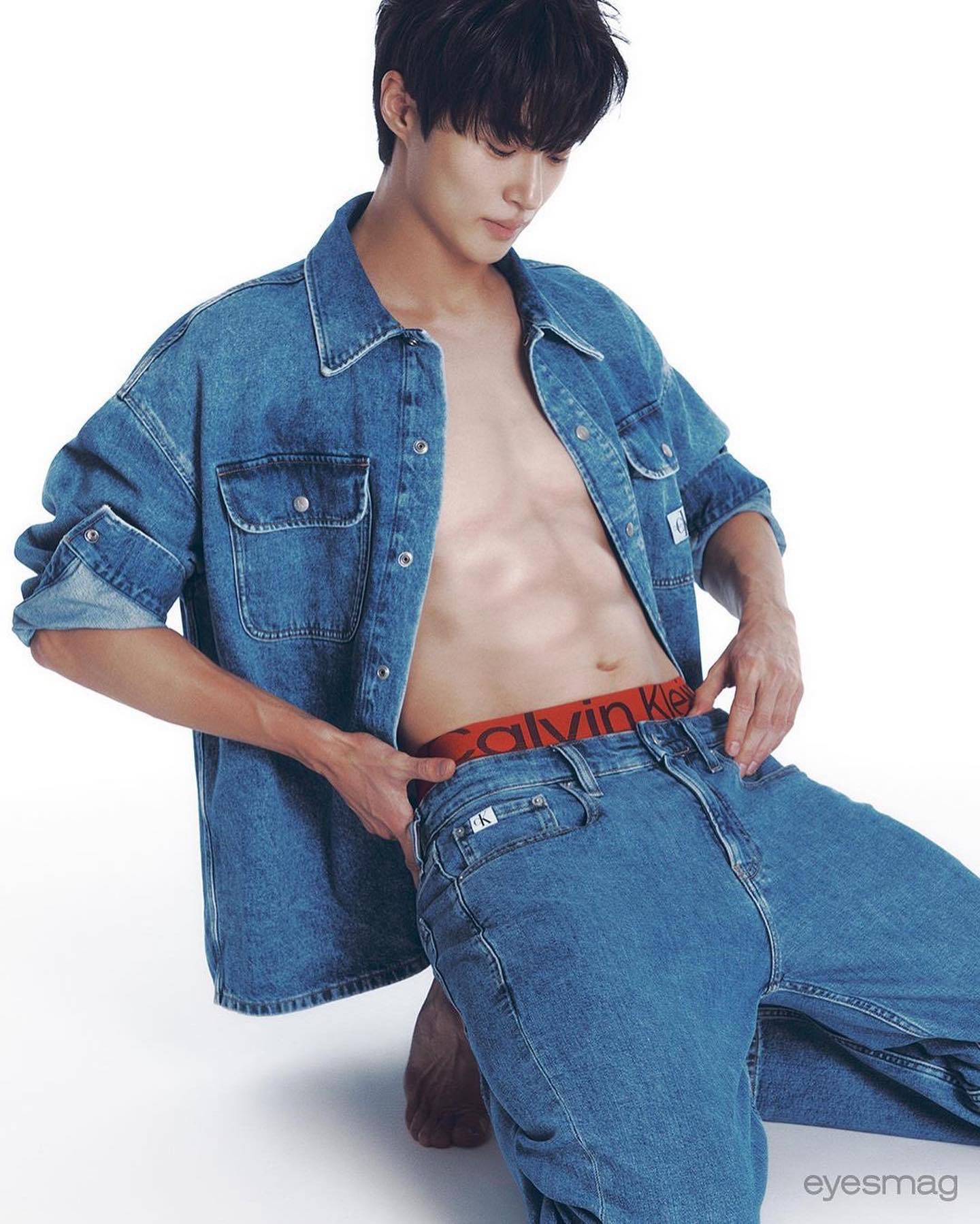 Nam chính ngôn tình đang gây sốt toàn cầu: Visual tượng tạc chưa “khét" bằng body, style đơn giản nhưng đậm chất "bạn trai"- Ảnh 12.