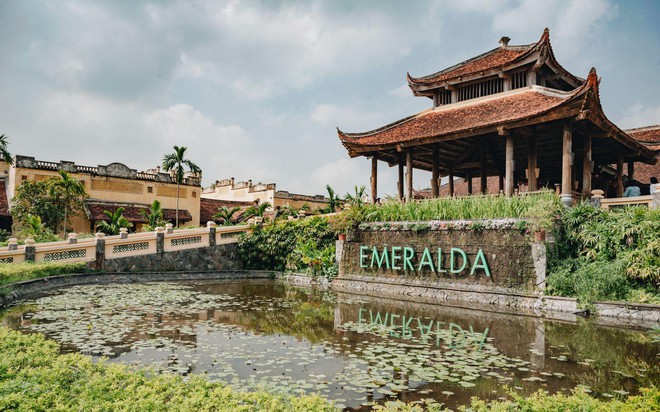 Hành trình chữa lành tại ngôi làng xanh Emeralda Resort Ninh Bình- Ảnh 1.
