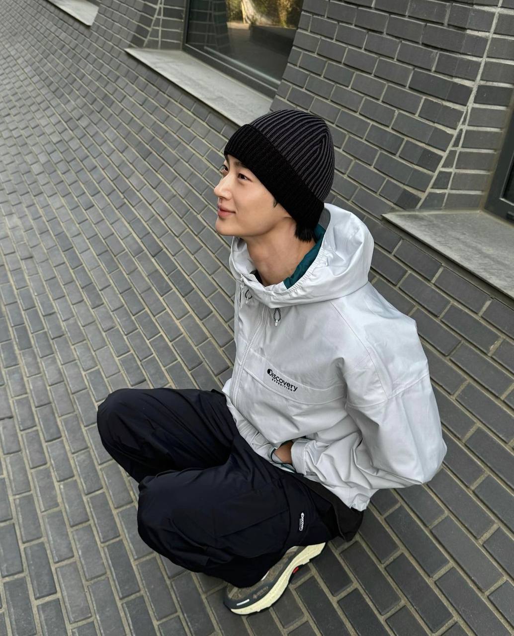 Nam chính ngôn tình đang gây sốt toàn cầu: Visual tượng tạc chưa “khét" bằng body, style đơn giản nhưng đậm chất "bạn trai"- Ảnh 14.
