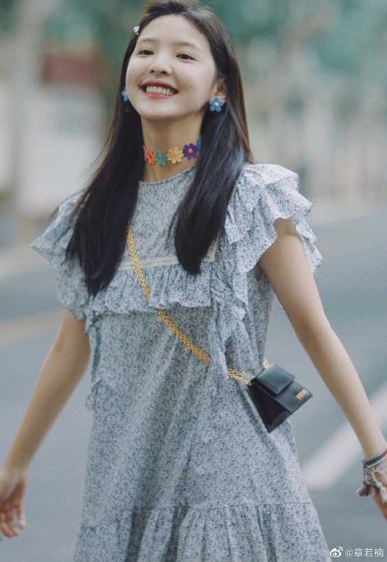 Style nữ chính phim ngôn tình chưa lên sóng đã viral mọi mặt trận: Xinh xắn, ngọt ngào chuẩn "mối tình đầu"- Ảnh 7. Style nữ chính phim ngôn tình chưa lên sóng đã viral mọi mặt trận: Xinh xắn, ngọt ngào chuẩn "mối tình đầu"- Ảnh 7.